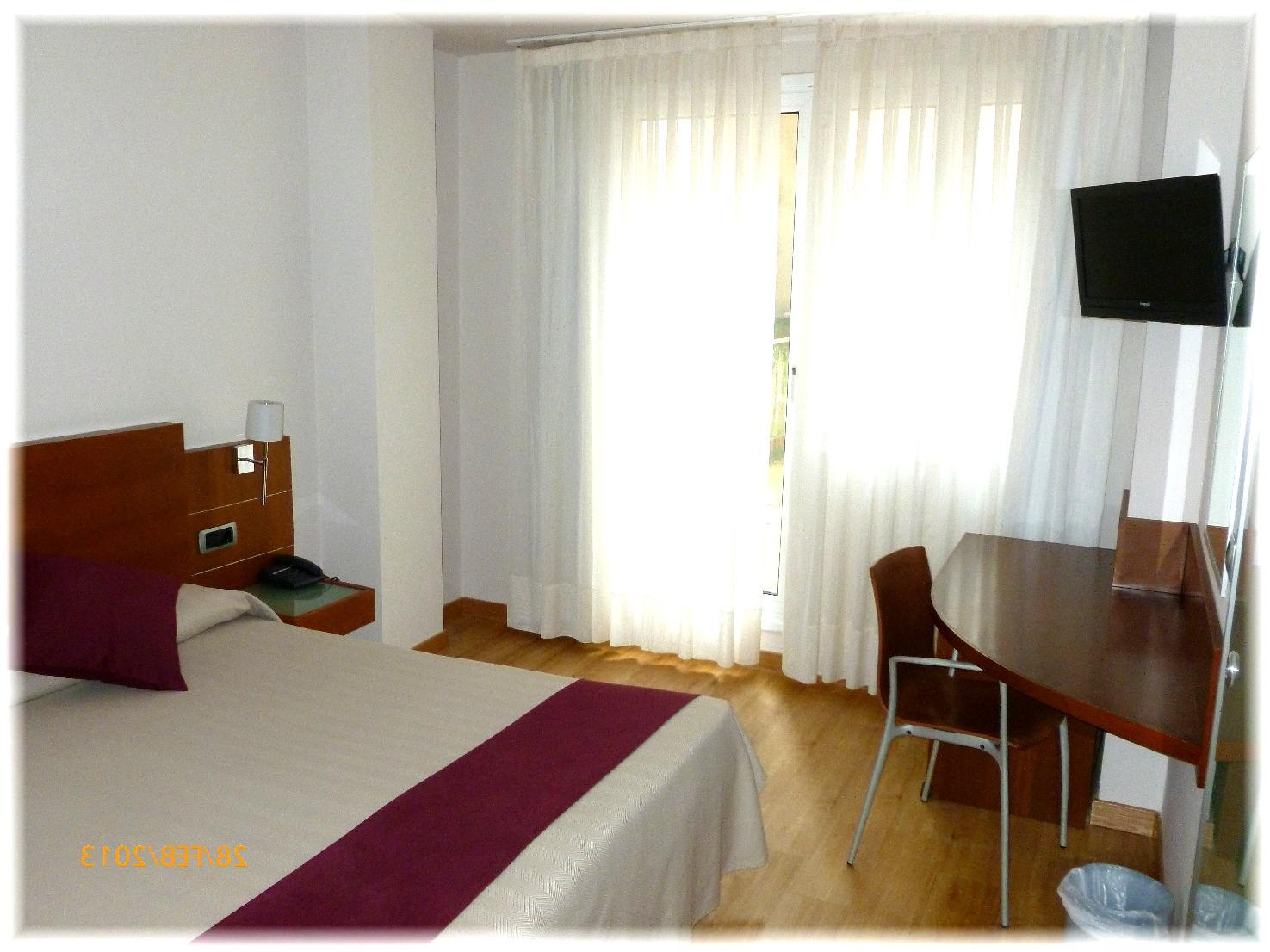 Duerming Longoria Plaza Hotel Oviedo Room photo