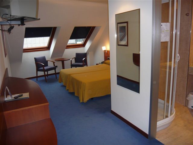 Duerming Longoria Plaza Hotel Oviedo Room photo